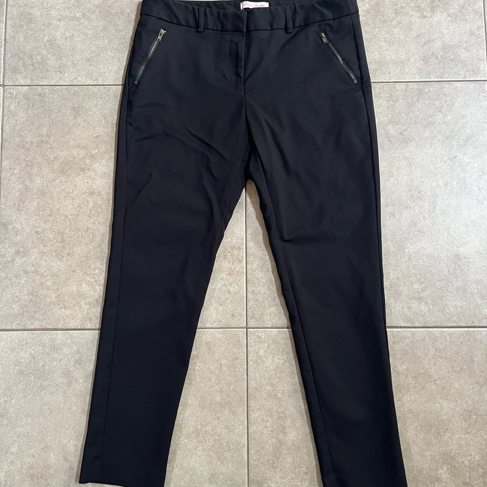 English Laundry Women Size 8 Black Ankle Pants
34” long, 26” inseam, 8.5” rise